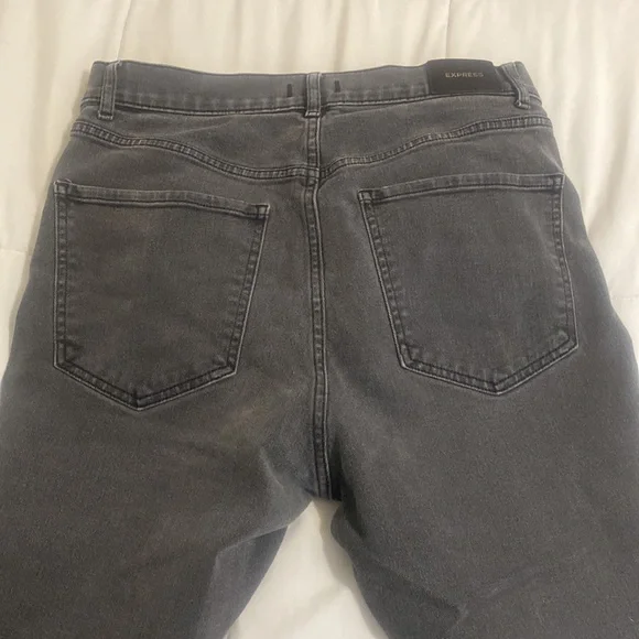Express Grey Washed Black High Rise Mom Jeans - Picture 4 of 4